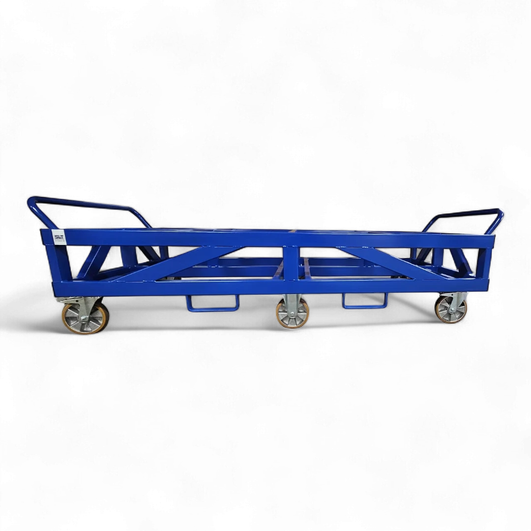 Fahrgestell für Palettentransport – Stabile Stahlkonstruktion mit Lenkrollen. Ideal für Lager und Werkstätten.