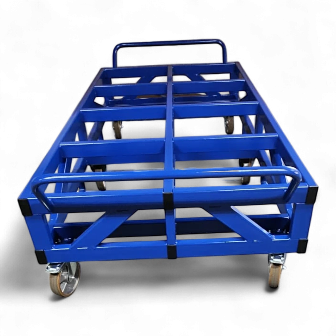 Fahrgestell für Palettentransport – Stabile Stahlkonstruktion mit Lenkrollen. Ideal für Lager und Werkstätten.