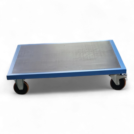 Plattformwagen Basisversion - Robuster Transportwagen für Lager und Industrie. Stahlrahmen, 4 Lenkrollen, bis 1000 kg Traglast.