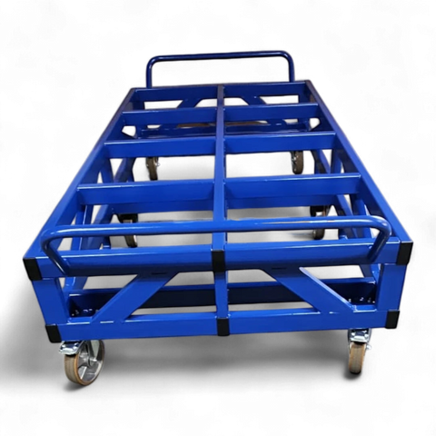 Fahrgestell für Palettentransport – Stabile Stahlkonstruktion mit Lenkrollen. Ideal für Lager und Werkstätten.