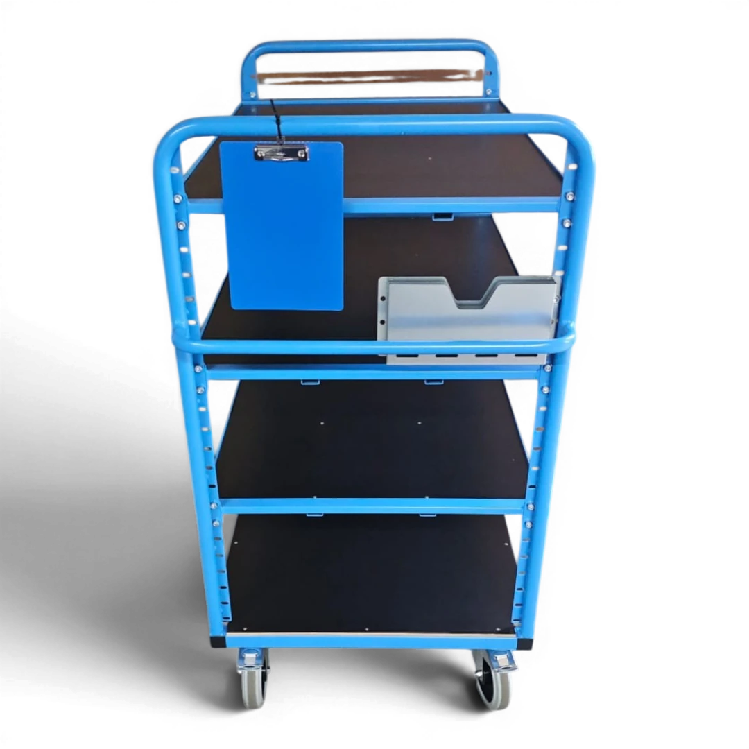 Kommissionierwagen mit mehreren Ebenen, Rollen und Griffen zum Transport von Waren in Lagern. Praktisch für effizientes Kommissionieren und Lagerlogistik.