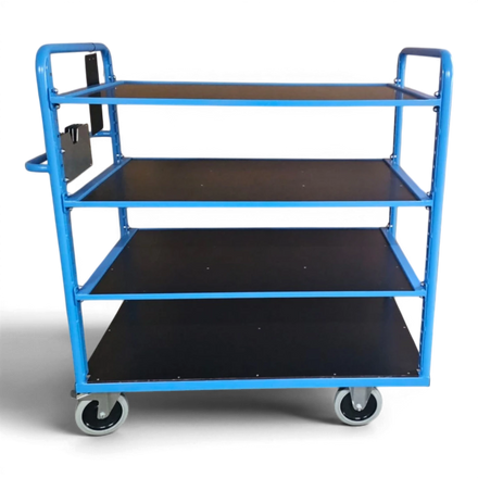Kommissionierwagen mit mehreren Ebenen, Rollen und Griffen zum Transport von Waren in Lagern. Praktisch für effizientes Kommissionieren und Lagerlogistik.