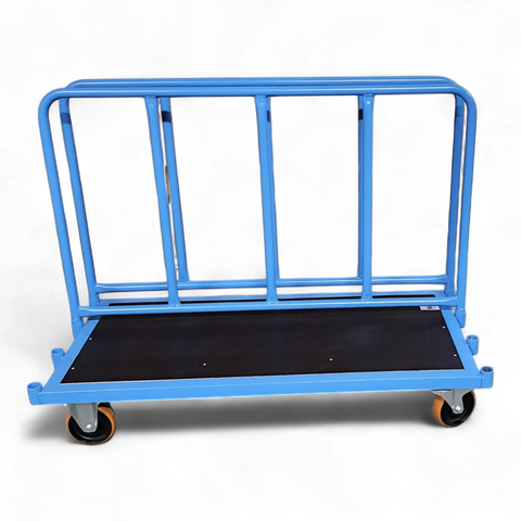Robuster Längswandwagen aus Stahl mit hoher Längswand für den sicheren Transport von Gütern in Lager und Werkstatt.