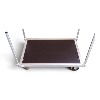 Rungenwagen für Langgut & schwere Lasten – Detailansicht der Siebdruckplatten-Ladefläche mit steckbaren Rungen, bis 1000 kg Traglast. Ideal für Lager und Logistik.