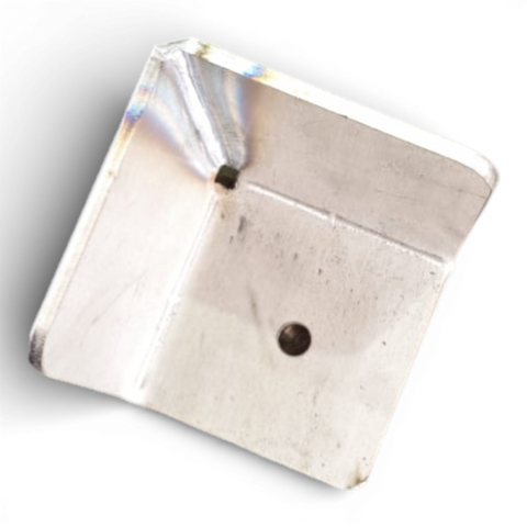 Stapelecken als Zubehör für Stapelgestelle in Industrie & Lager. Ermöglichen das sichere und stabile Übereinanderstapeln von Gestellen im Regalsystem.