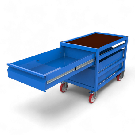 Robuster, mobiler Werkstattwagen in vielen Größen und Ausführungen. Ideal für Ordnung in Werkstatt, Lager oder Garage.